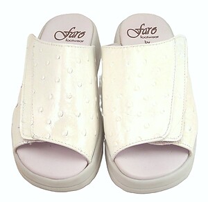 FARO B-232 - Ivory Faux-Ostrich Patent Slides