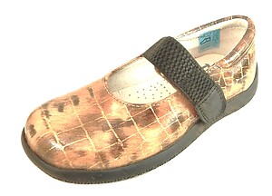 B-6621 - Gold Giraffe Patent Shoes - Euro 25 Size 8