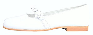 B-7411 - White Flower Flats