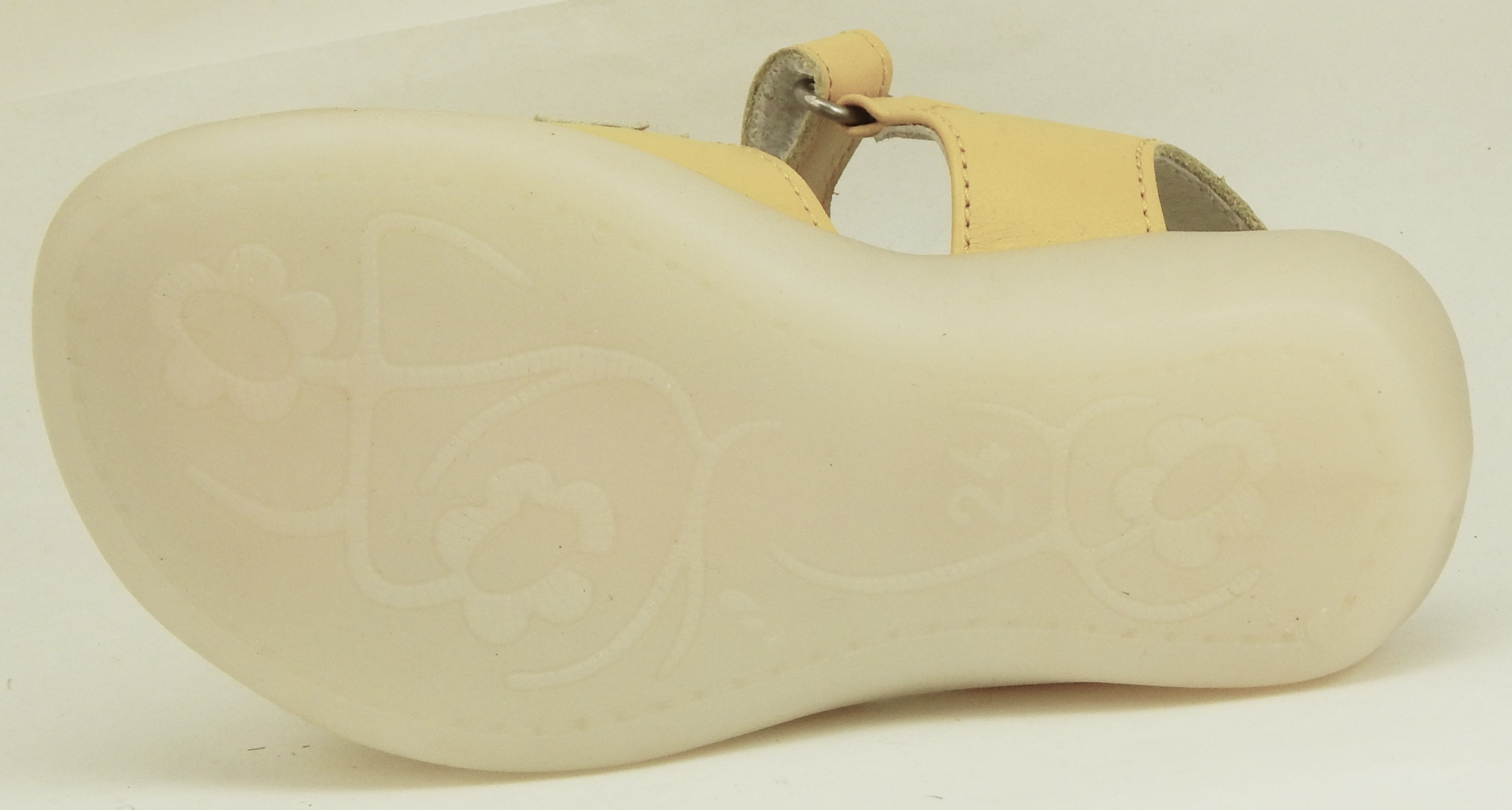 FARO 6U2486 - Yellow Fish Sandals - Euro 24 Size 7