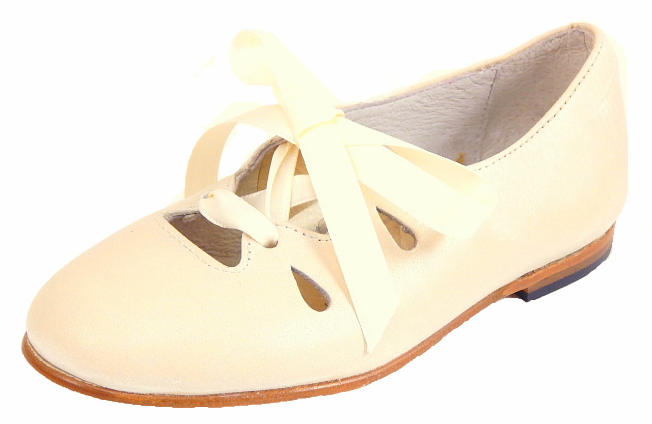A-1123 - Ivory Ghillie Dress Shoes