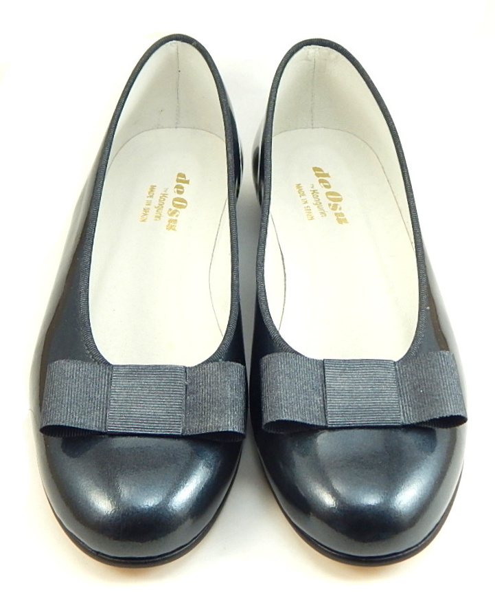 A-1182 - Silver Patent Ballet Flats - Euro 32 Size 1
