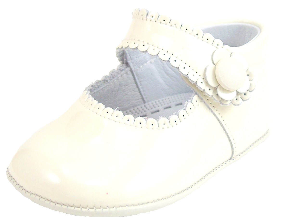 DO-153 - Ivory Patent Crib Shoes