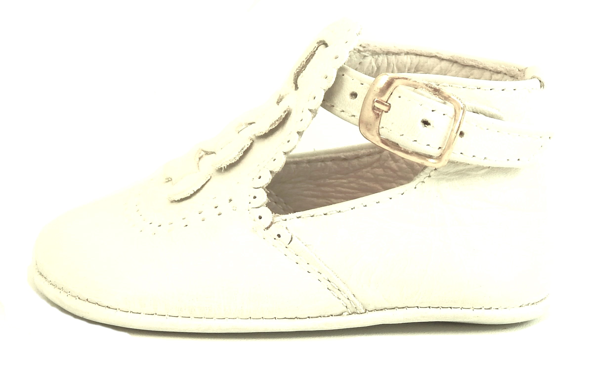 PR-233 - Ivory Crib Shoes - Euro 15 Newborn