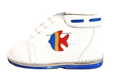 A-431 - White Angel Fish Boots - Euro 19 Size 4