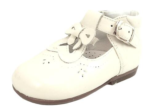 A-505 - Ivory Patent Bow Shoes - Euro 19 Size 4