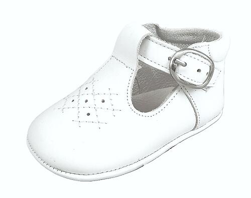 DO-141 - White Crib Shoes - Euro 17 Size 2